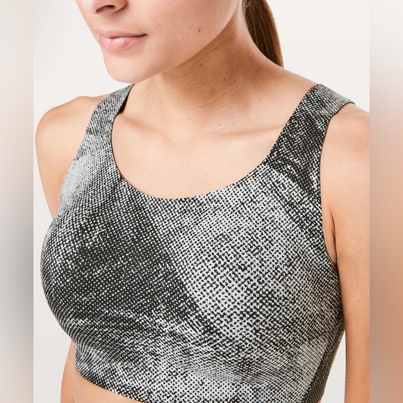 Lululemon Enlite Bra
Pixel Print Ice Grey Black
Size 32E - Picture 10 of 10